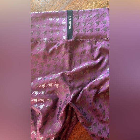 PELOTON Houndstooth Show Up Printed Leggings - Picture 3 of 7